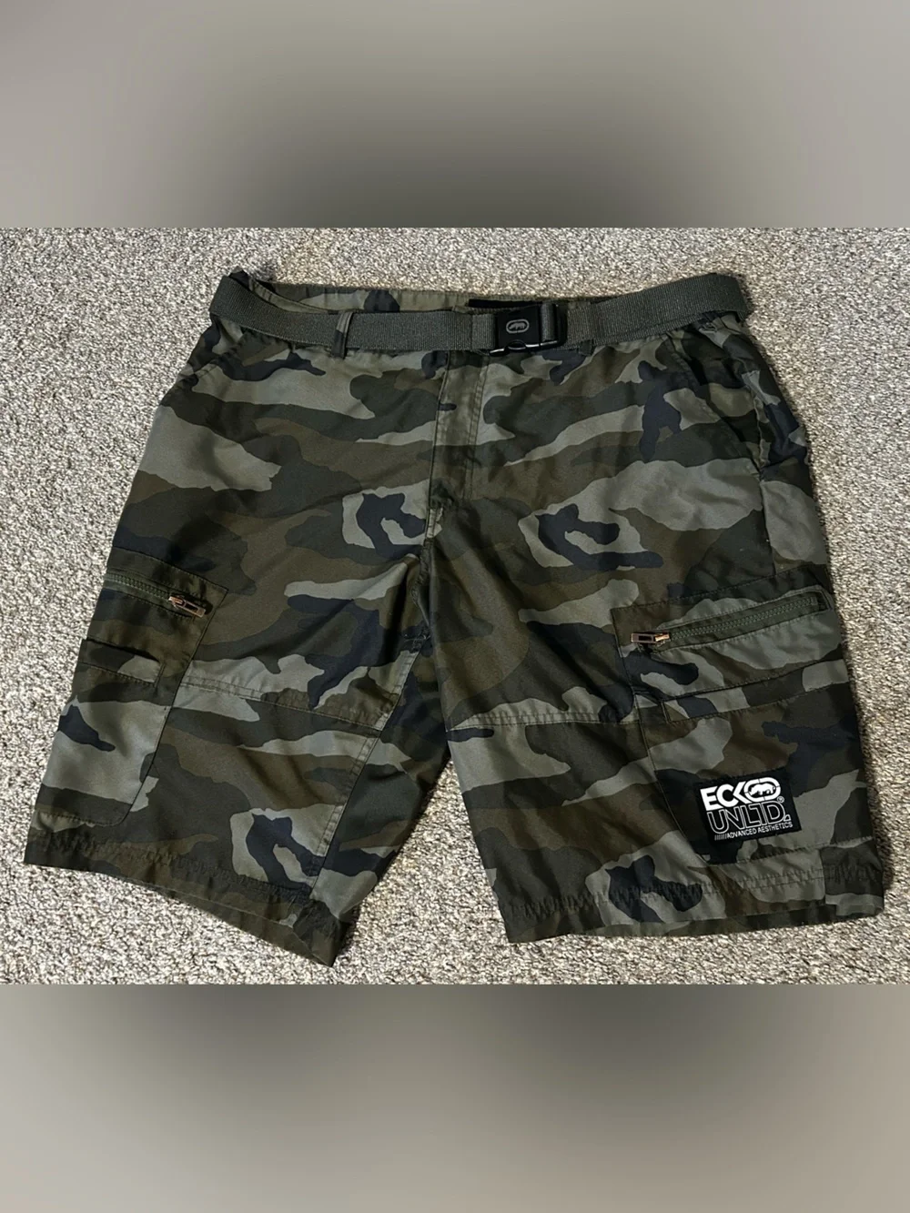 Ecko Unltd Camo Cargo Shorts Men’s 40 Streetwear Utility Belted Green Black Y2K - Picture 2 of 10